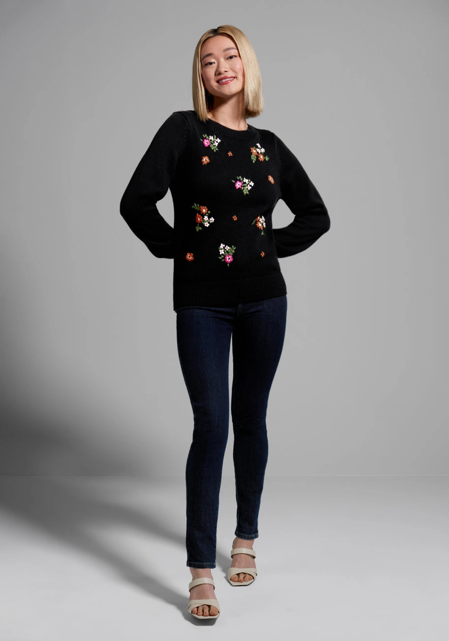Beauty Garland Embroidered Sweater
