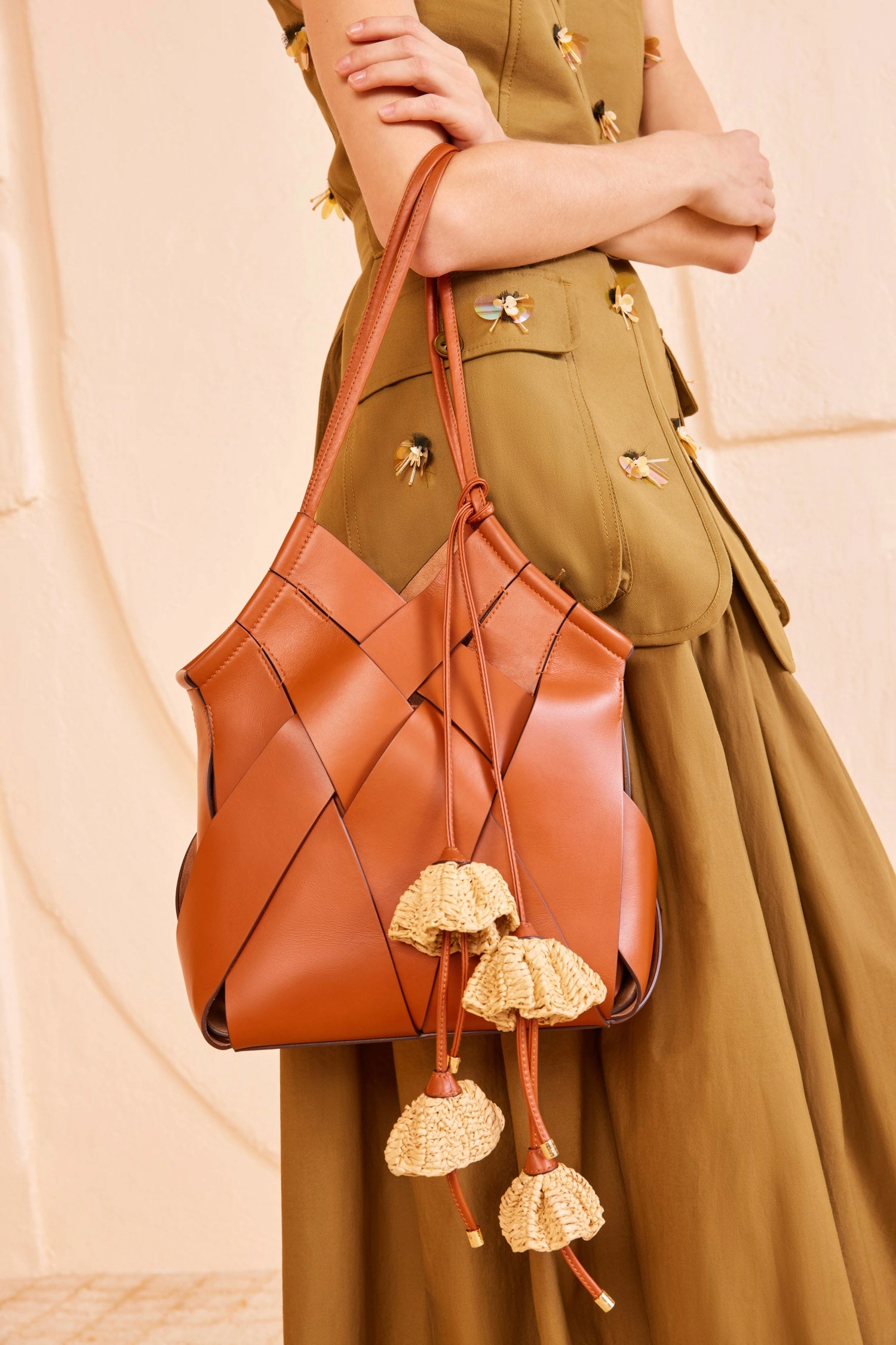 Flower Raffia Charm - Natural