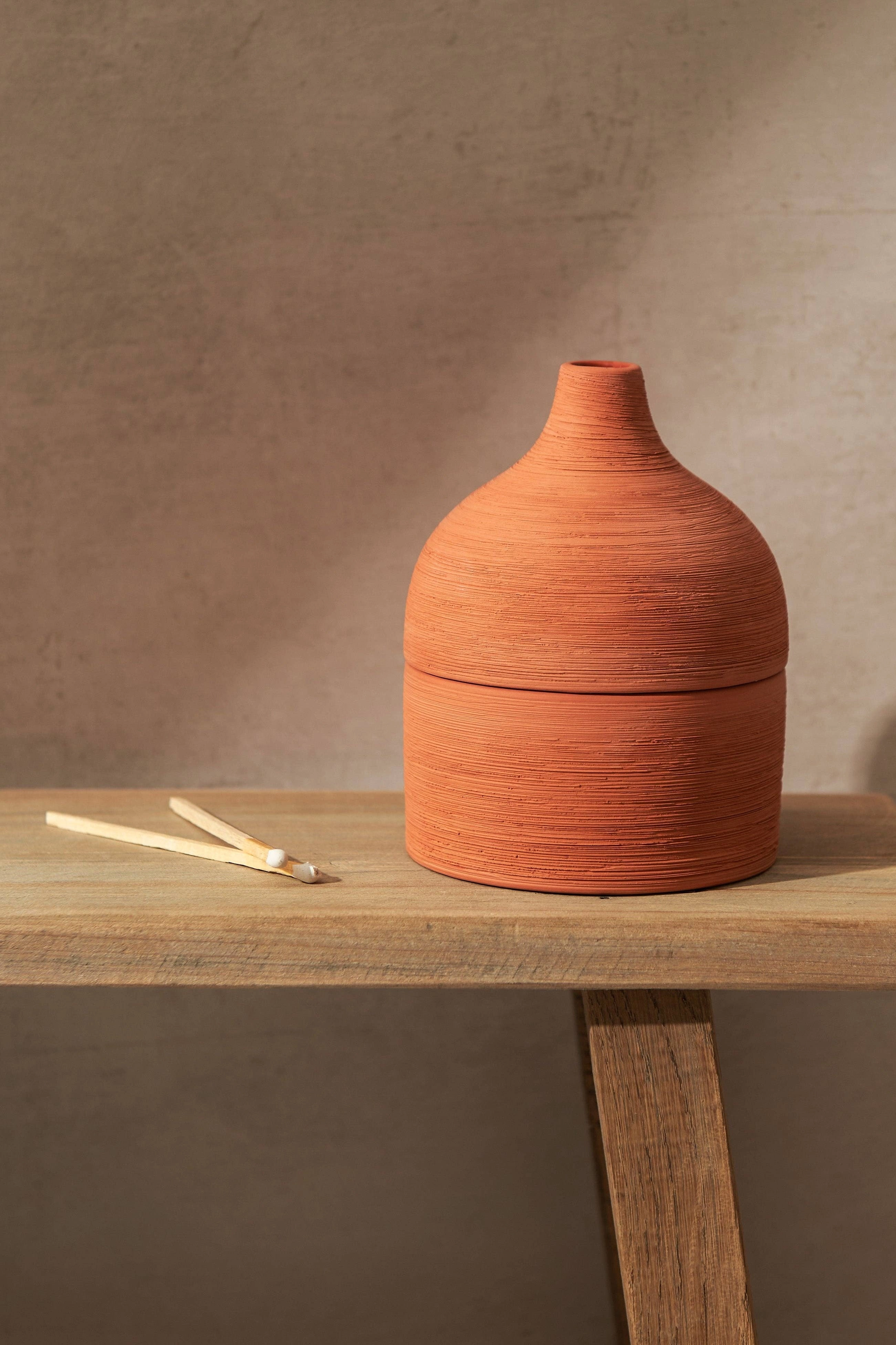 Lit By Drew Textured Terracotta Candle Moroccan Amber   Orris Root