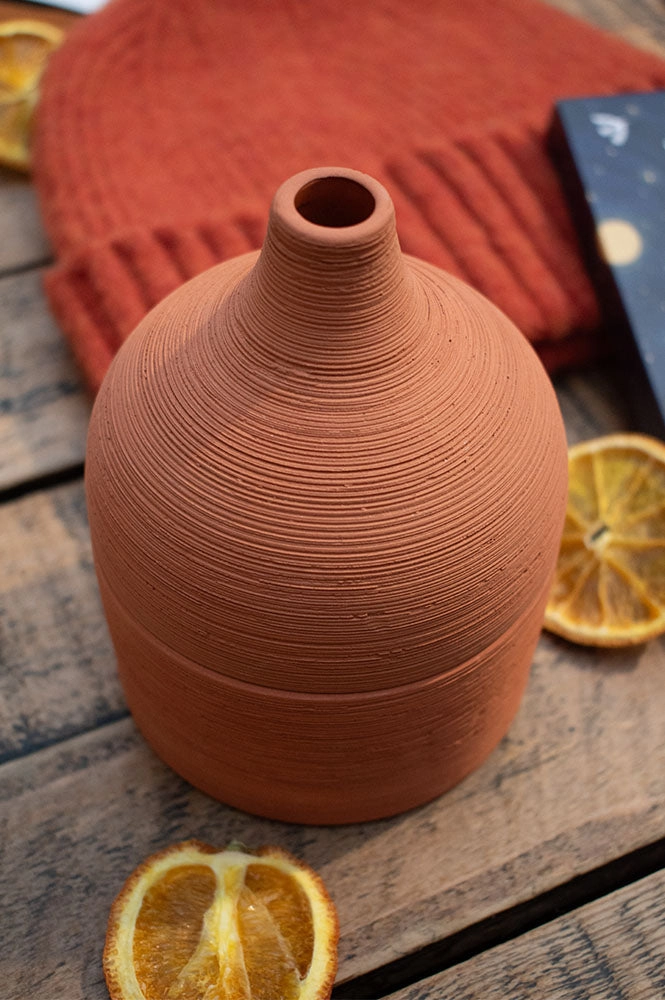 Lit By Drew Textured Terracotta Candle Moroccan Amber   Orris Root