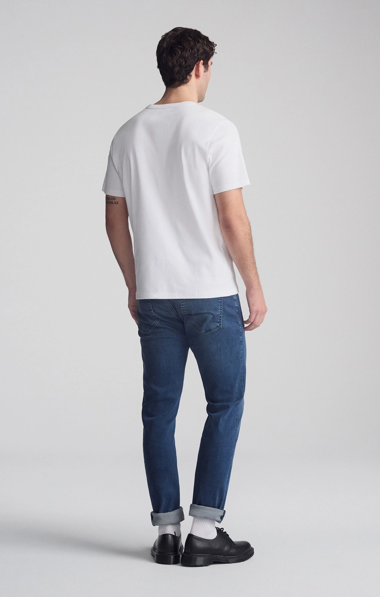 RIBBED SHORT SLEEVE CREW NECK T-SHIRT IN WHITE