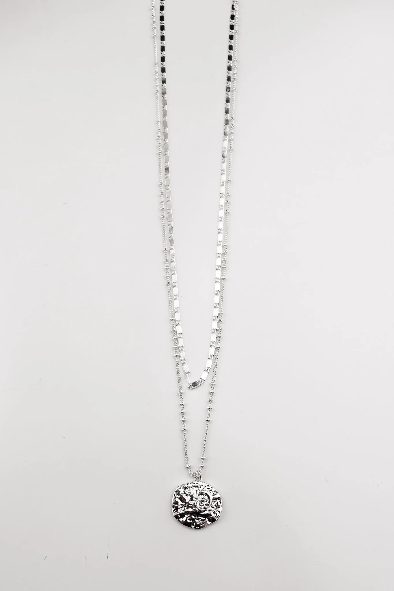 Shine On Label Coin Necklace Set Silver