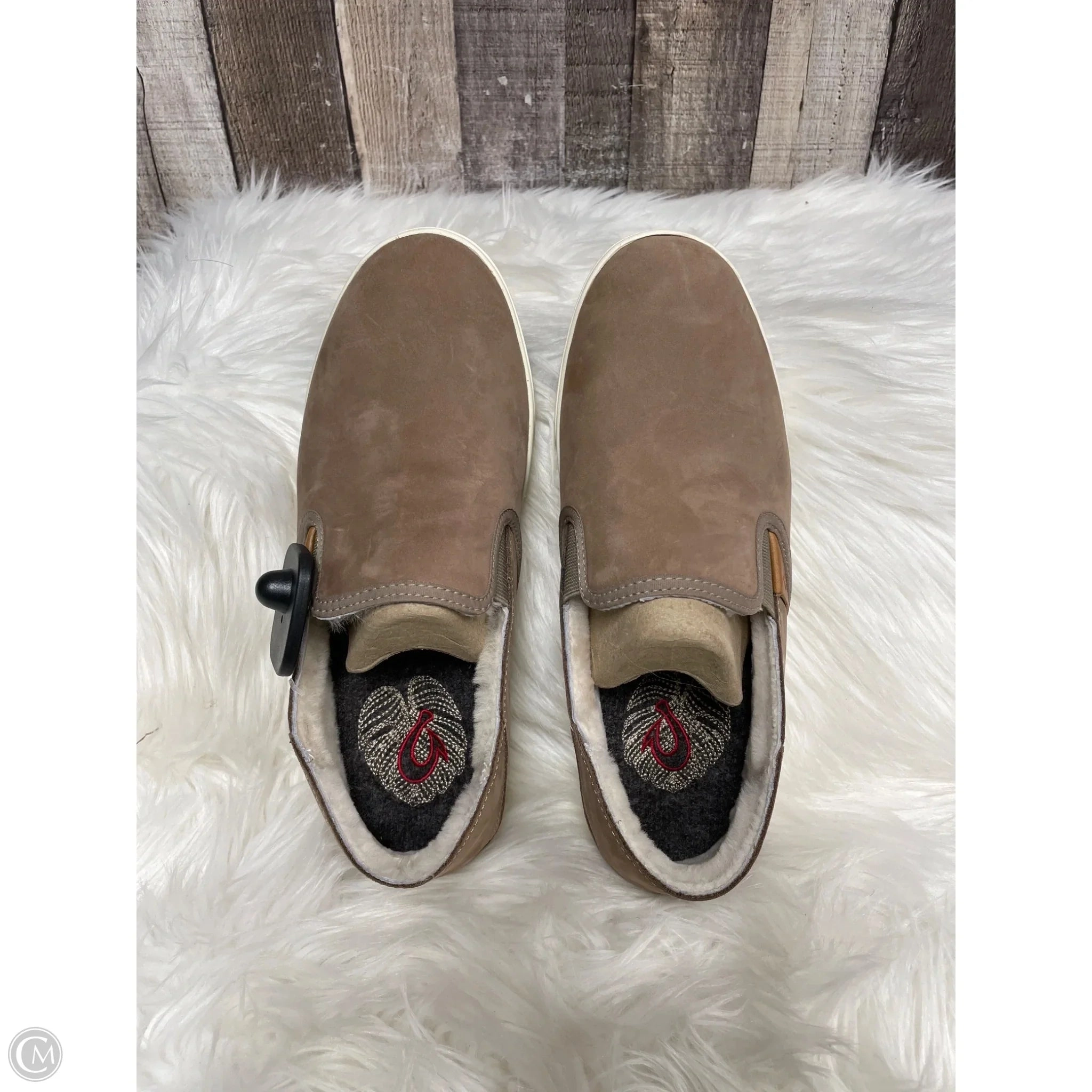 Shoes Flats By Olukai In Tan, Size: 9