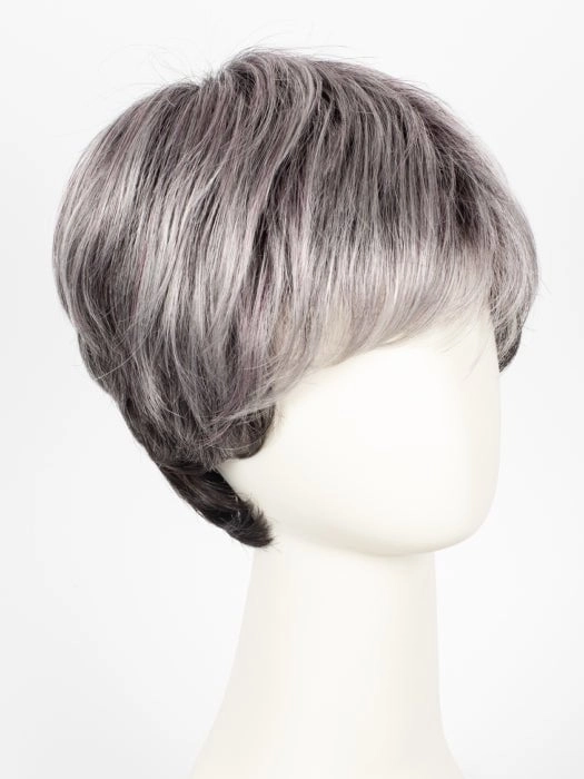 Stop Hi Tec | Short Synthetic Wig (Mono Crown)