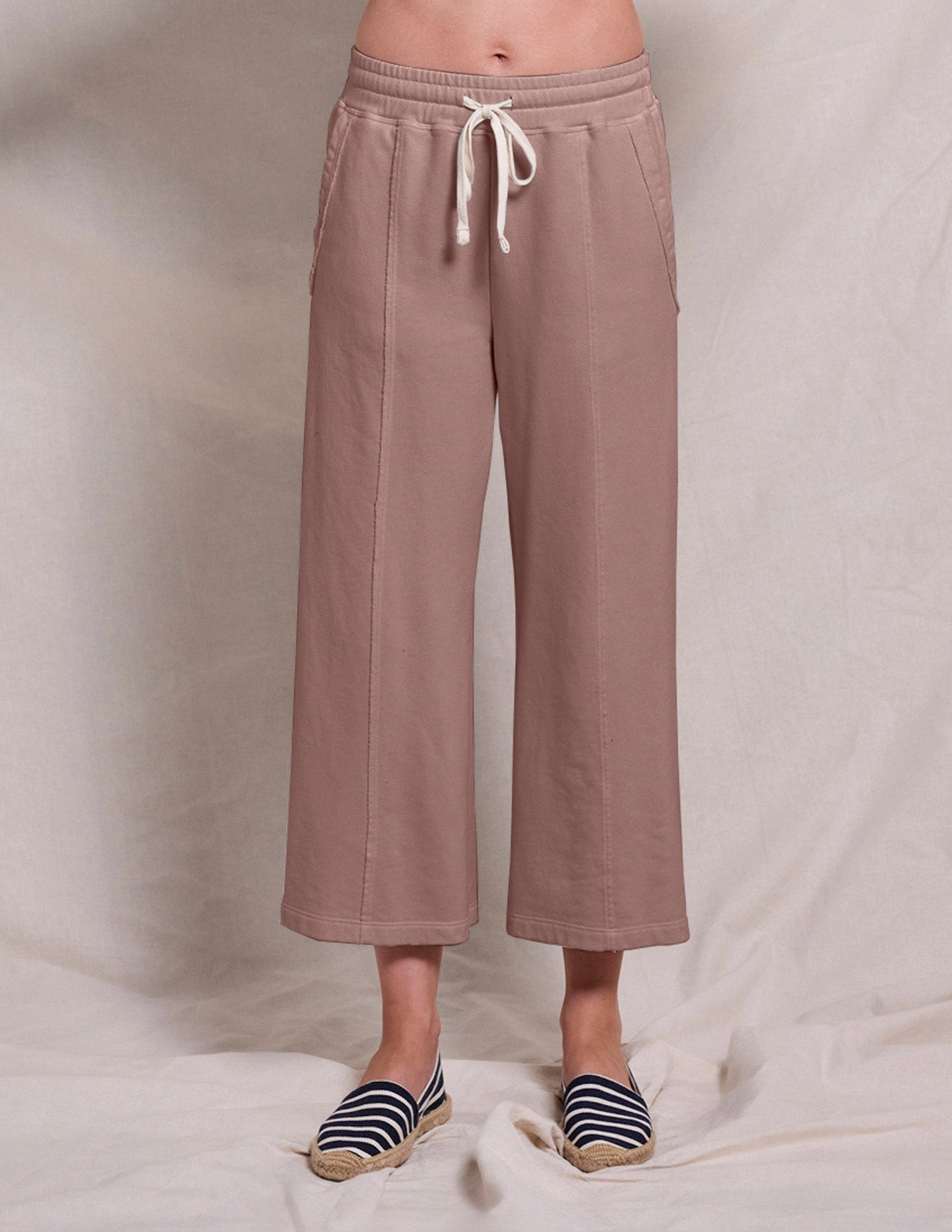 Sundry Raw Seamed Lounge Pant in Taupe